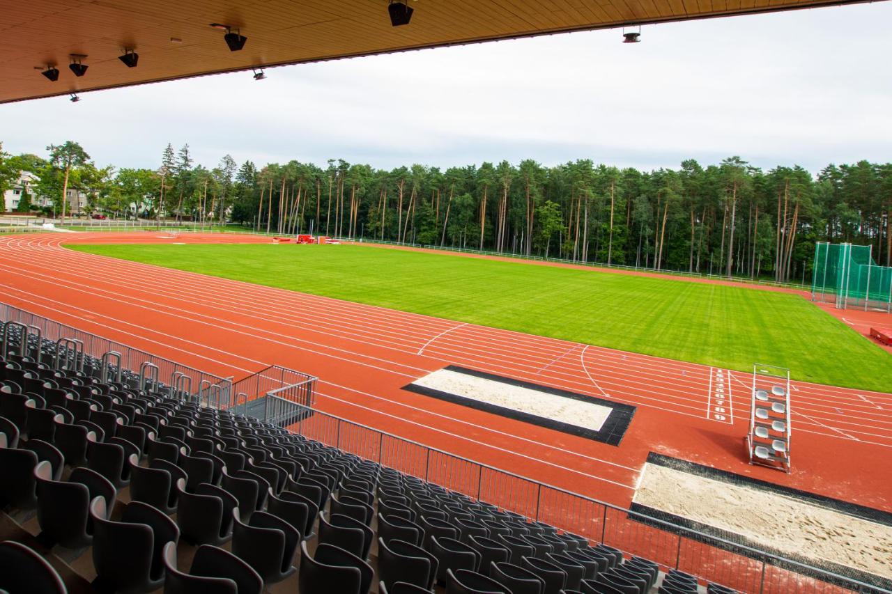 Stadium Hotel Valmiera Exterior foto